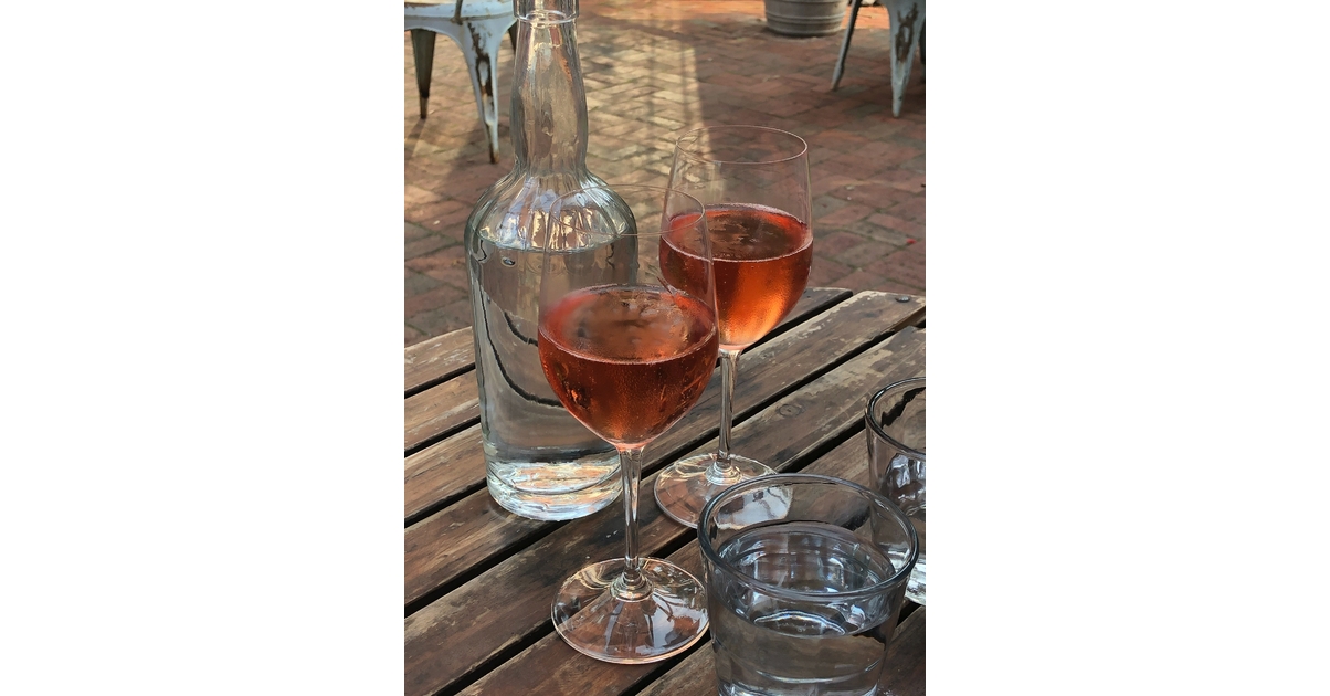 Quel vin blanc choisir pour un kir ? A Table ! vinsettendances
